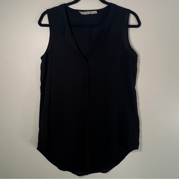 Gibson sleeveless black blouse with 3 button front closure size xs - Picture 2 of 8